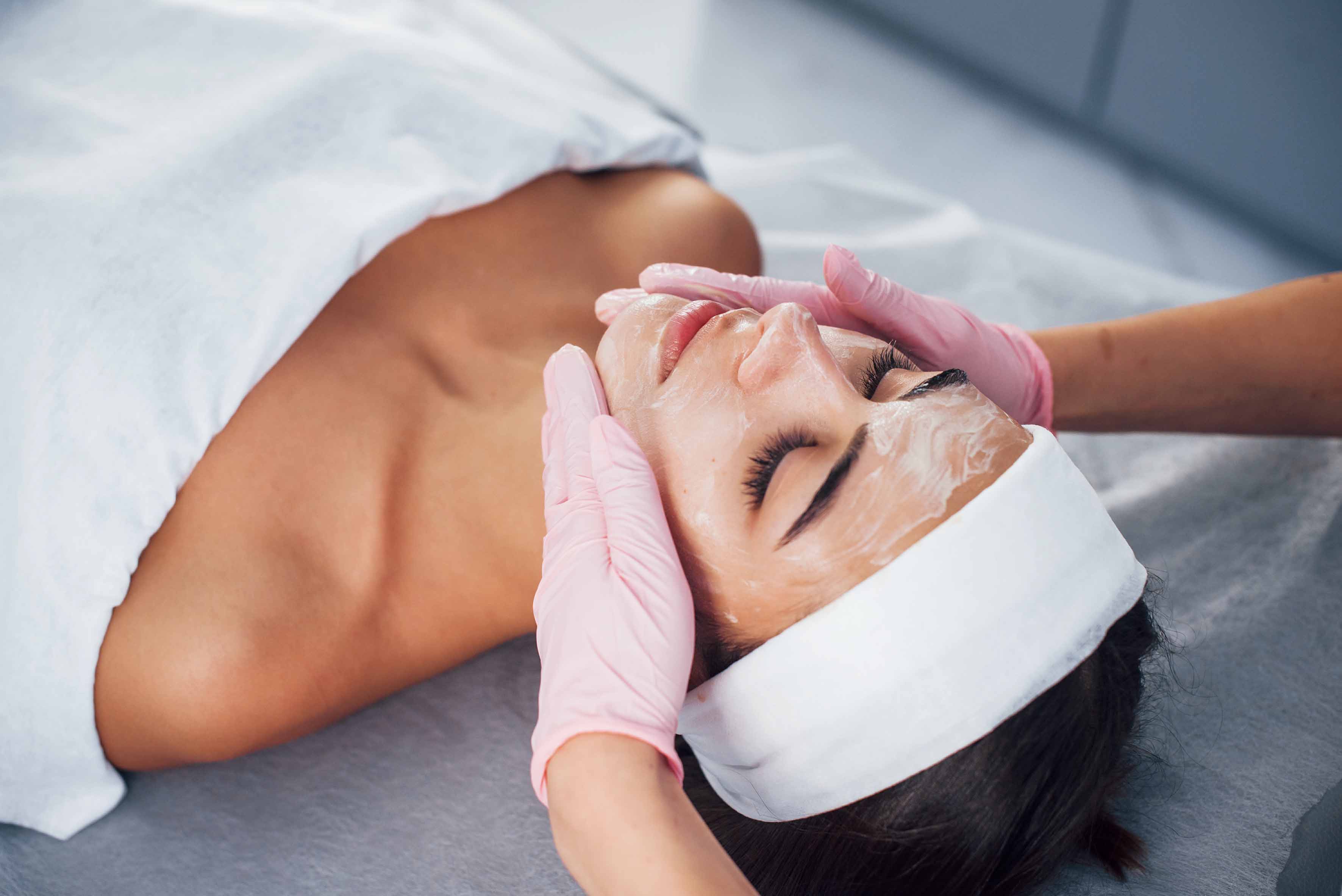 Peeling: Hangi Cilt Tipine, Nasıl Yapılır?